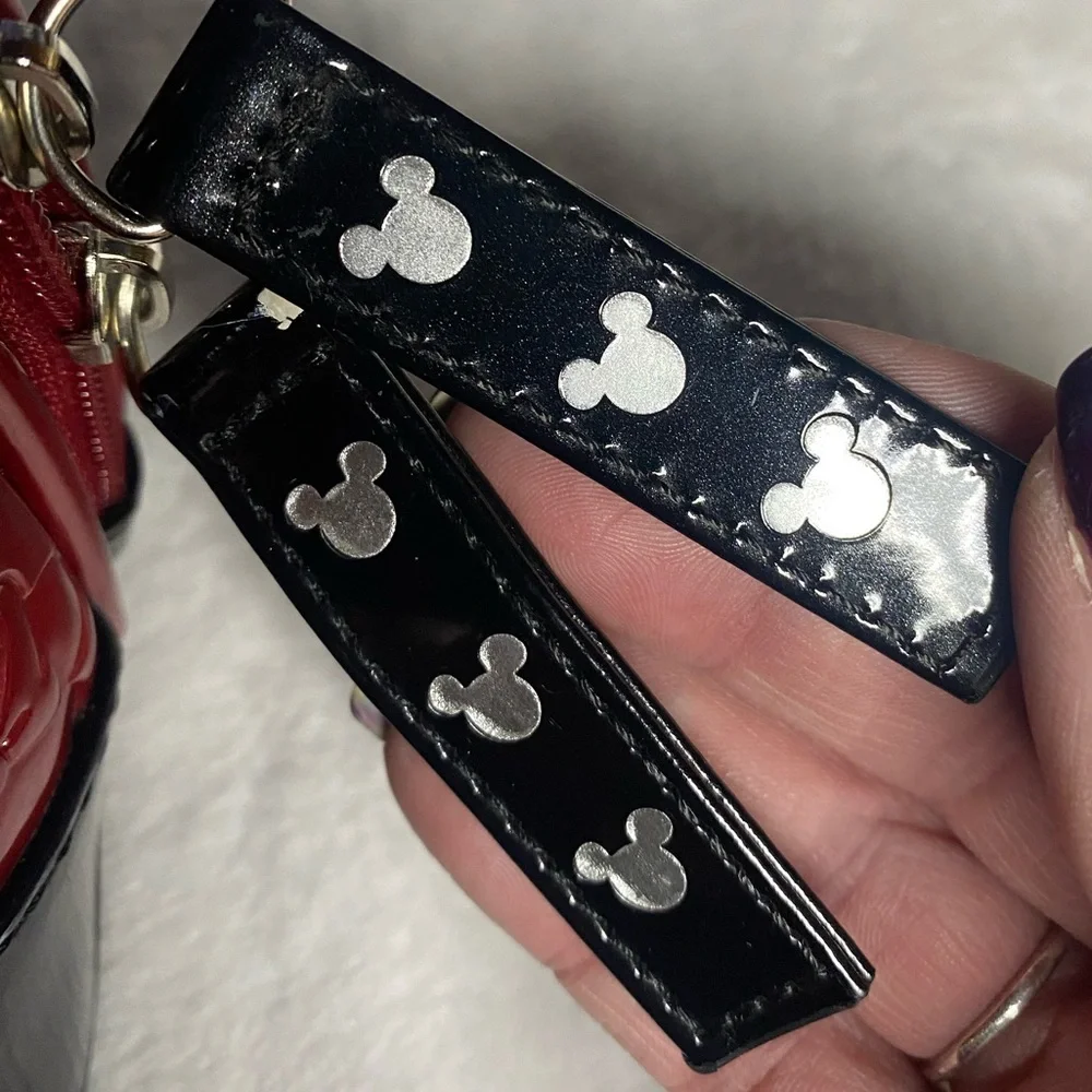 EUC Disney Loungefly Minnie ❤️ Mickey Bowler Satchel